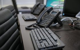 Можно записаться по телефону или оставить заявку на сайте